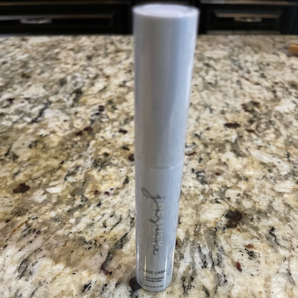 Jazmine Lux lash mascara new